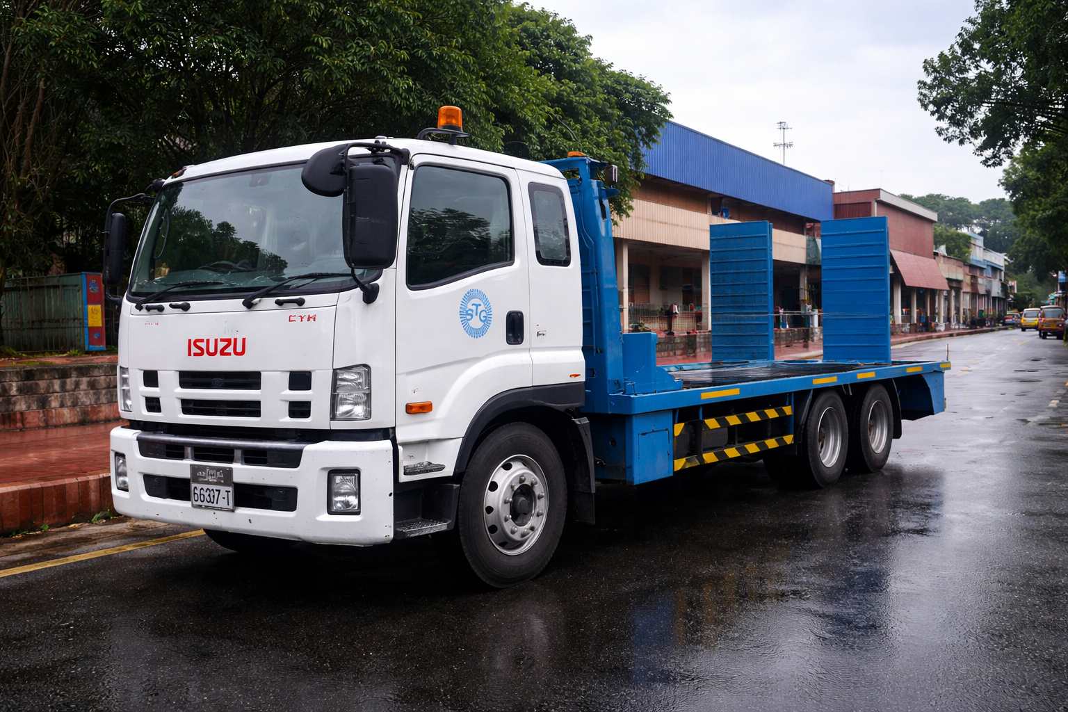 Isuzu Tow Truck